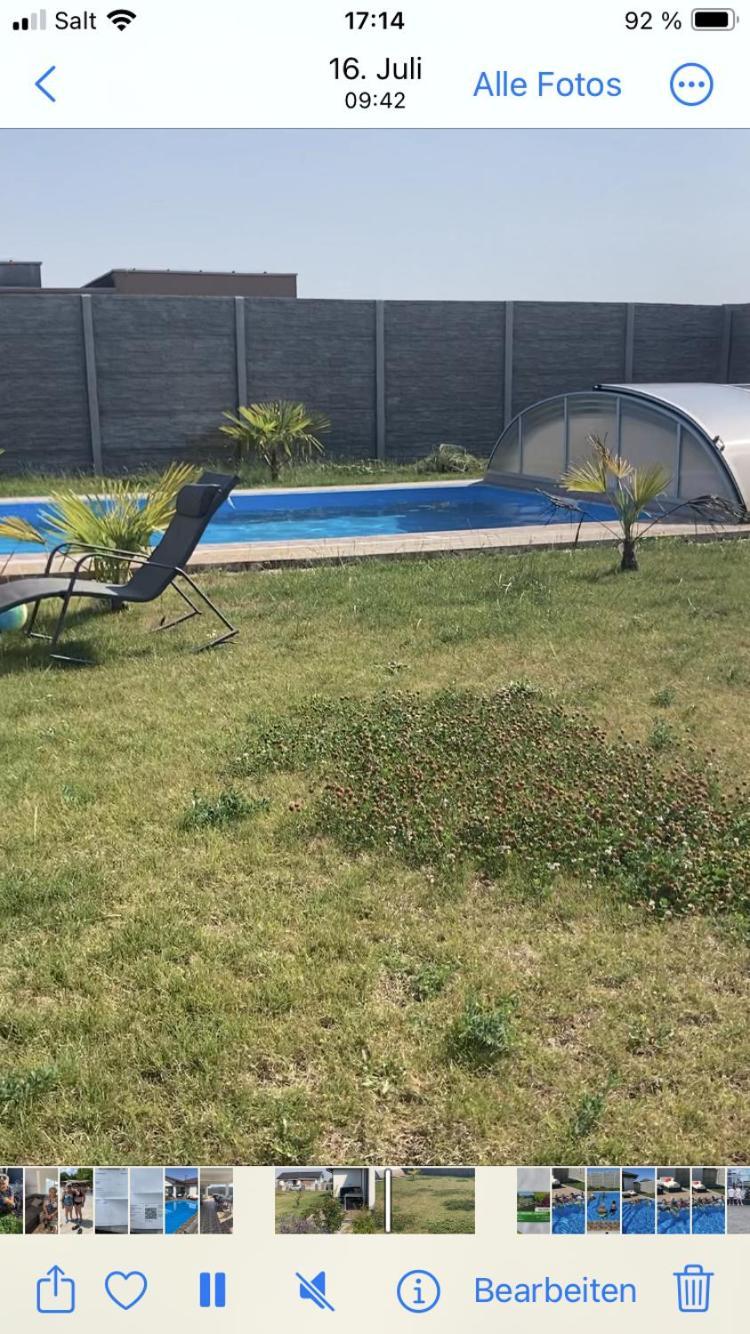 5 Izbovy Samostatny Stojaci Rodinny Dom S Podkrovim A Velkou Zahradou So Sezonnym Bazenom, Celorocnou Saunou A Virivkou-Momentalne Pokazena- Od Augusta Bude Nova Na Dovolenku A Oddych Topolniky Exterior photo